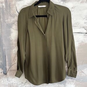 NEW STUNNING Frame Denim Women's Dark Green Button Down 💯 silk Shirt